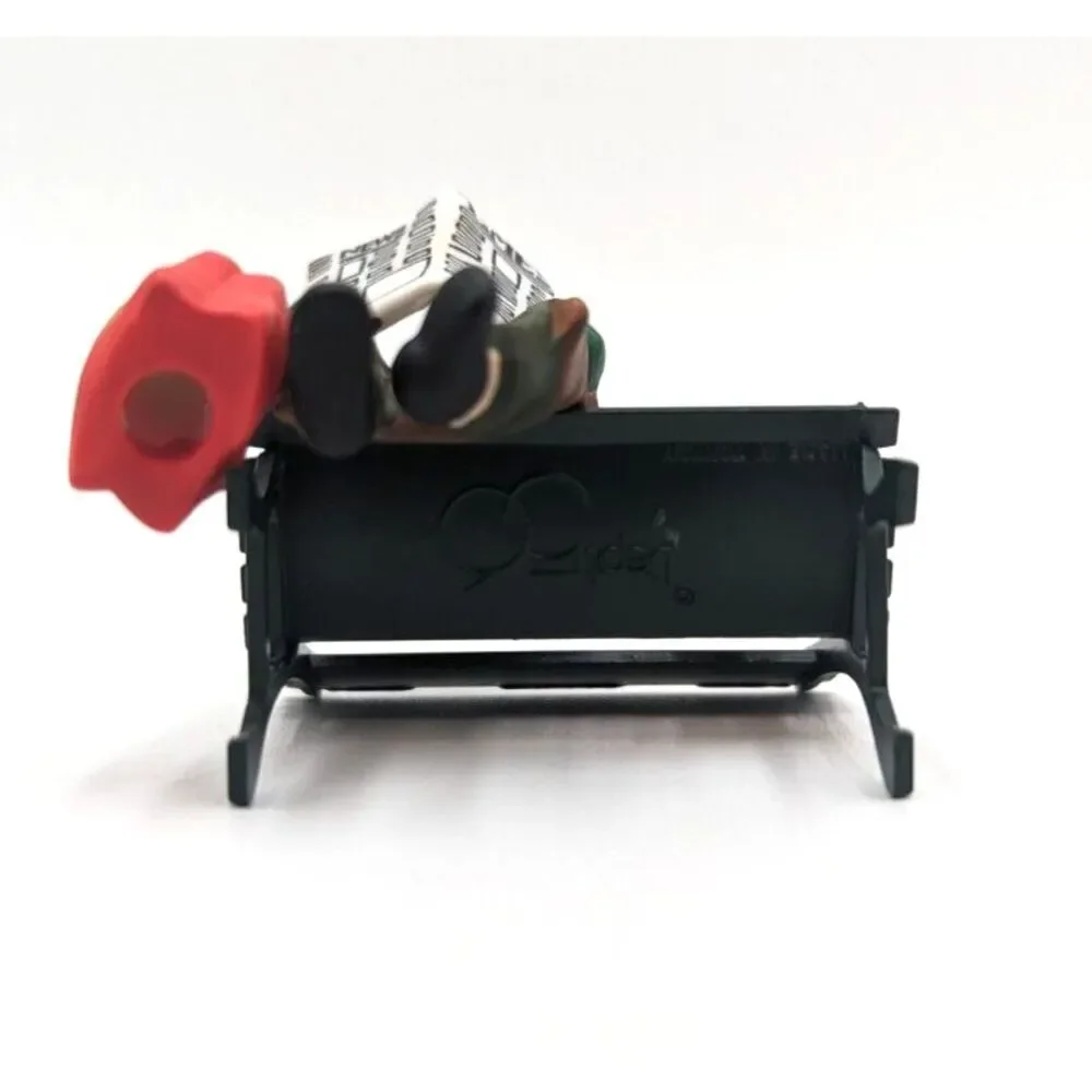 Dept 56 Rest Ye Merry Gentleman Man on Park Bench reading TIMES‎ Paper #5540-9